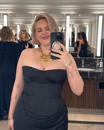 Full leaked Anne marie private onlyfans photo