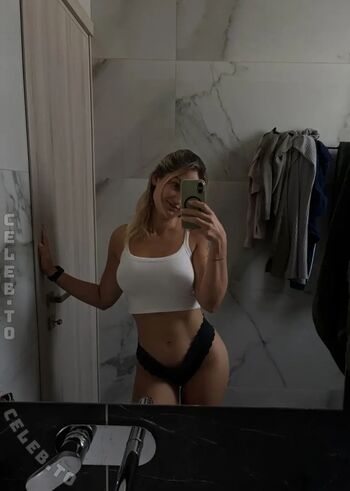 Full leaked Anni henz private onlyfans photo
