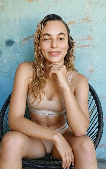 Anny Caroline