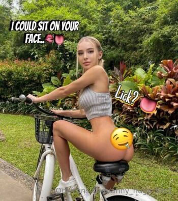 Full leaked Anny huge tits  page private onlyfans photo