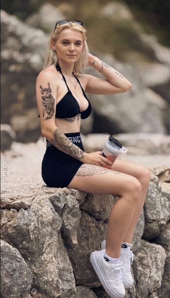 Full leaked Anny vans private onlyfans photo