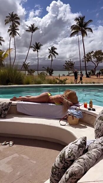 Full leaked Antonelabustamanteo private onlyfans photo