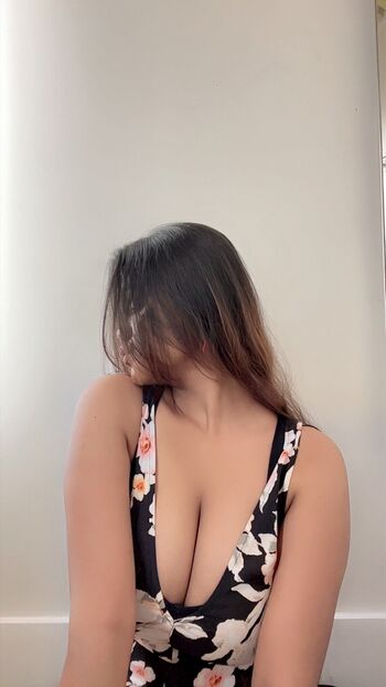 Full leaked Anushka solanki private onlyfans photo