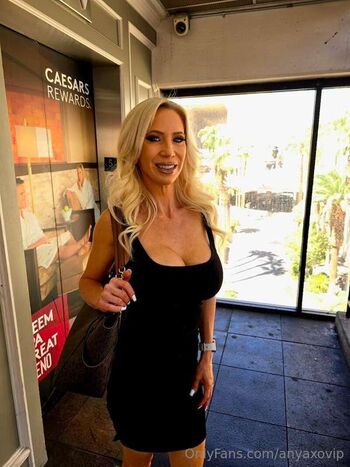 Full leaked Anyaxo vip private onlyfans photo