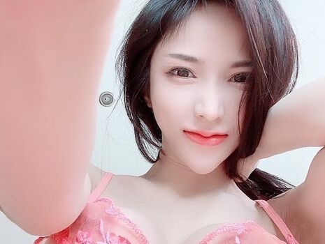 Full leaked Aom yumi private onlyfans photo