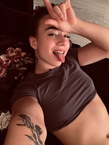 Full leaked Apollonchil private onlyfans photo