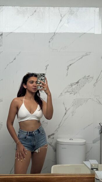 Full leaked Apoorva mukhija private onlyfans photo