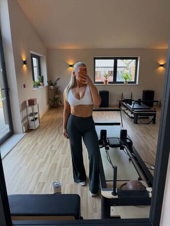 Full leaked Aprilclawrence page private onlyfans photo