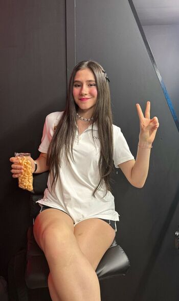 Full leaked Aray fer private onlyfans photo