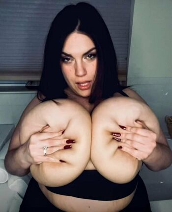 Full leaked Aria jane private onlyfans photo