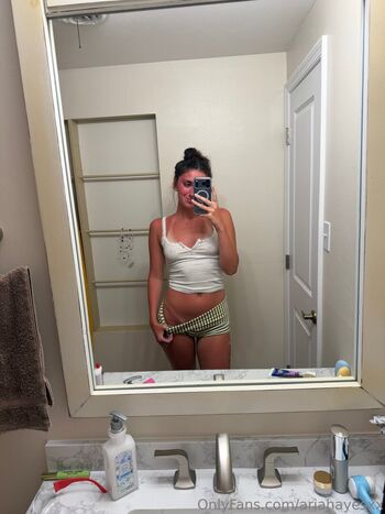 Full leaked Ariahayesxx private onlyfans photo