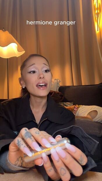 Full leaked Ariana grande  page private onlyfans photo