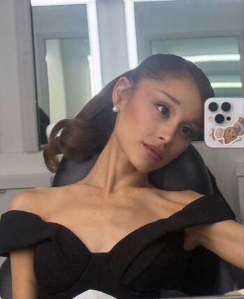 Full leaked Ariana grande private onlyfans photo