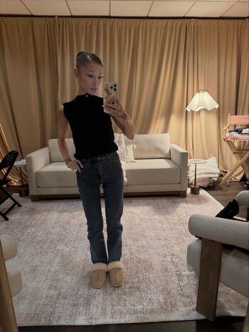 Full leaked Ariana grande private onlyfans photo