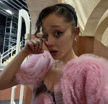 Full leaked Ariana grande  page private onlyfans photo