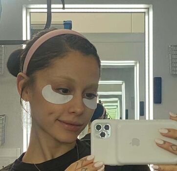 Full leaked Ariana grande  page private onlyfans photo