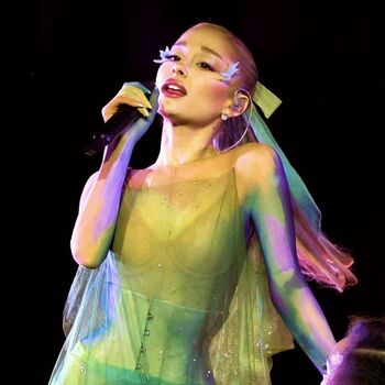 Full leaked Ariana grande  page private onlyfans photo