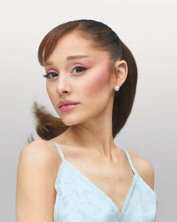Full leaked Ariana grande page private onlyfans photo