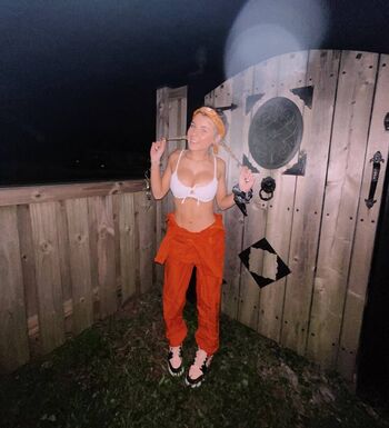 Full leaked Ariana white on wide private onlyfans photo