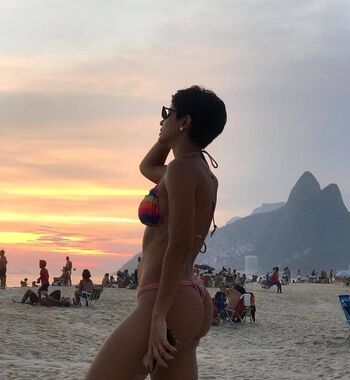 Full leaked Arianelcrd private onlyfans photo