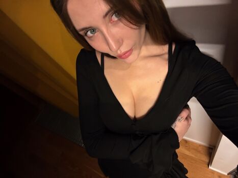 Full leaked Ariel next door private onlyfans photo