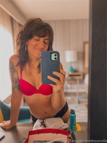 Arielle Scarcella