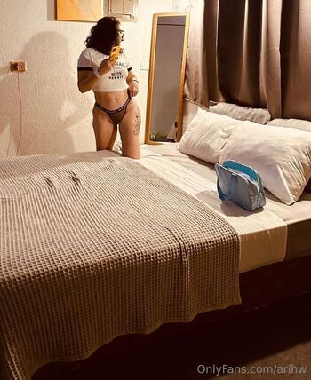 Full leaked Arihotwife private onlyfans photo