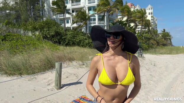 Full leaked Armani black page private onlyfans photo