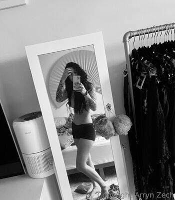 Full leaked Arryn zech private onlyfans photo