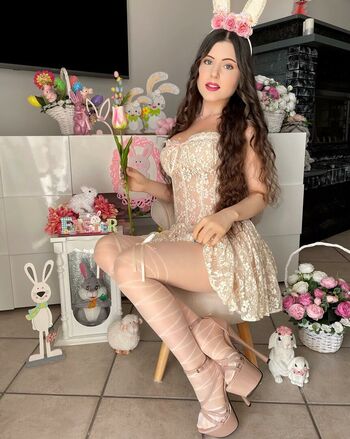 Full leaked Arual bloom page private onlyfans photo