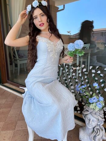 Full leaked Arual bloom page private onlyfans photo