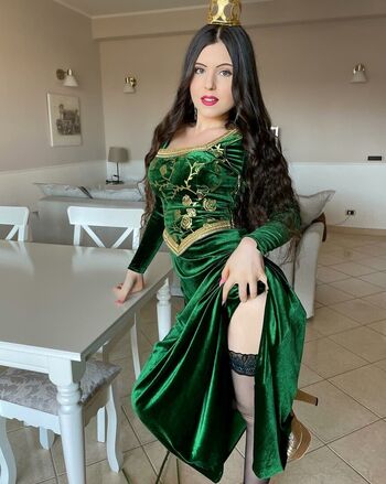 Full leaked Arual bloom page private onlyfans photo