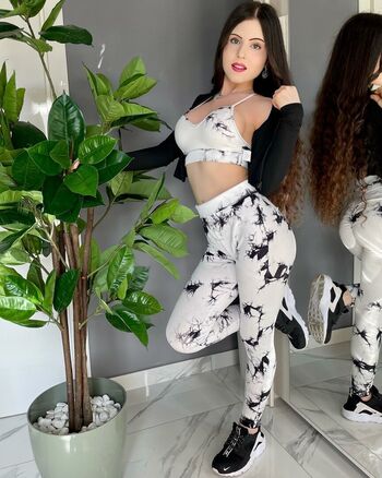 Full leaked Arual bloom page private onlyfans photo