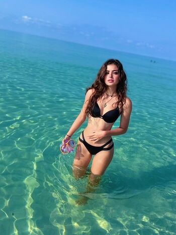 Full leaked Aruuu private onlyfans photo