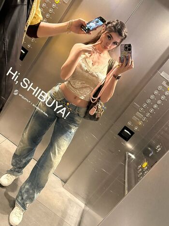 Full leaked Aruuu private onlyfans photo