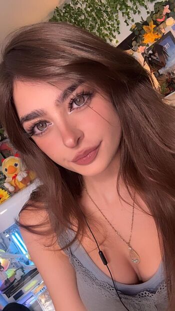 Full leaked Aruuu private onlyfans photo