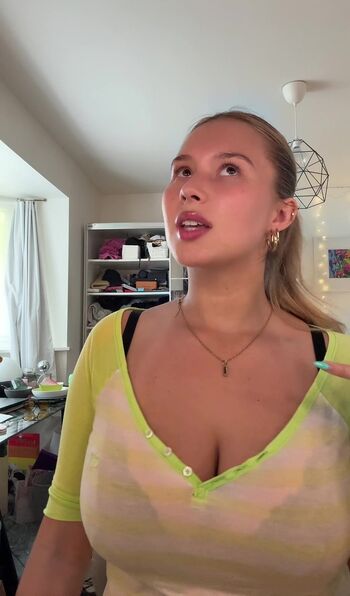 Full leaked Arwen private onlyfans photo