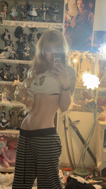 Full leaked Ashisbees private onlyfans photo