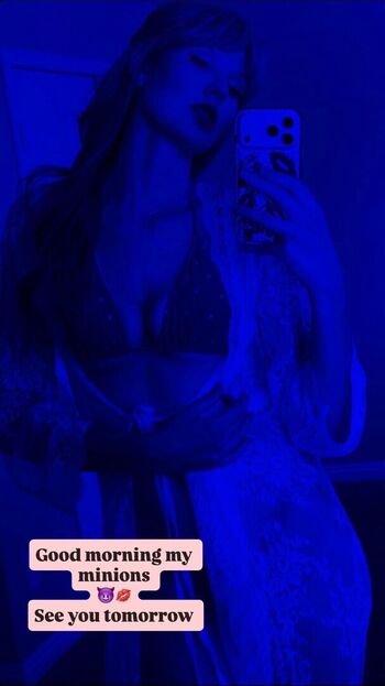 Full leaked Ashley leechin itsjustblondie private onlyfans photo