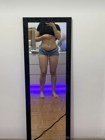 Full leaked Ashlyewavve private onlyfans photo