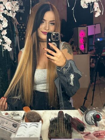 ASMR Shanny