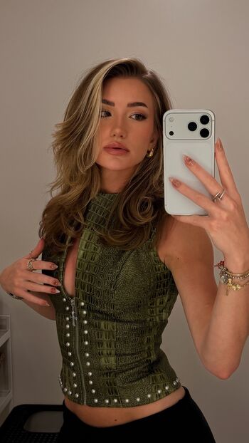 Full leaked Astabush private onlyfans photo