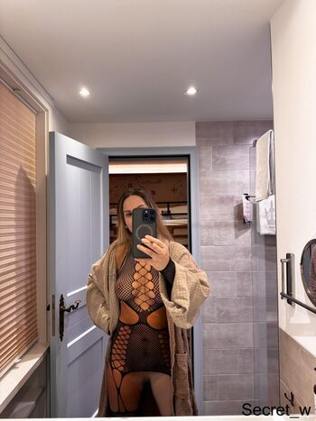 Full leaked Austrian mature amateur lady private onlyfans photo