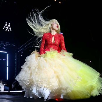 Full leaked Ava max  page private onlyfans photo