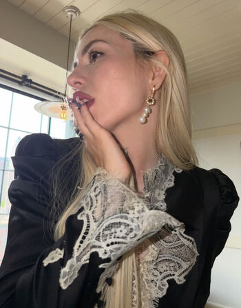 Full leaked Ava max private onlyfans photo