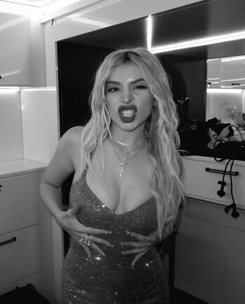 Full leaked Ava max private onlyfans photo