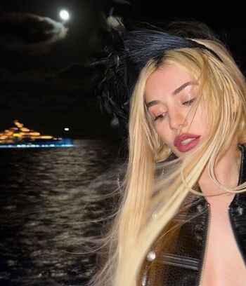 Full leaked Ava max private onlyfans photo