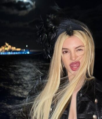Full leaked Ava max private onlyfans photo