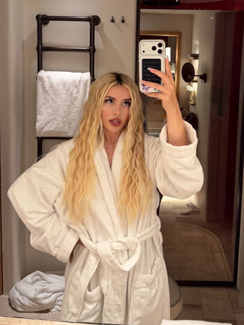 Full leaked Ava max  page private onlyfans photo