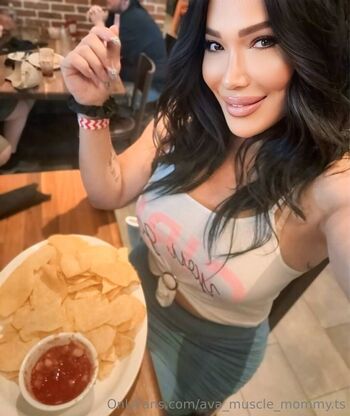 ava_muscle_mommy.ts